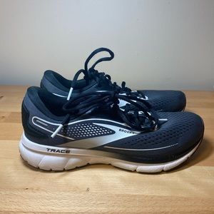Women’s Brooks “Trace 2” Sneakers